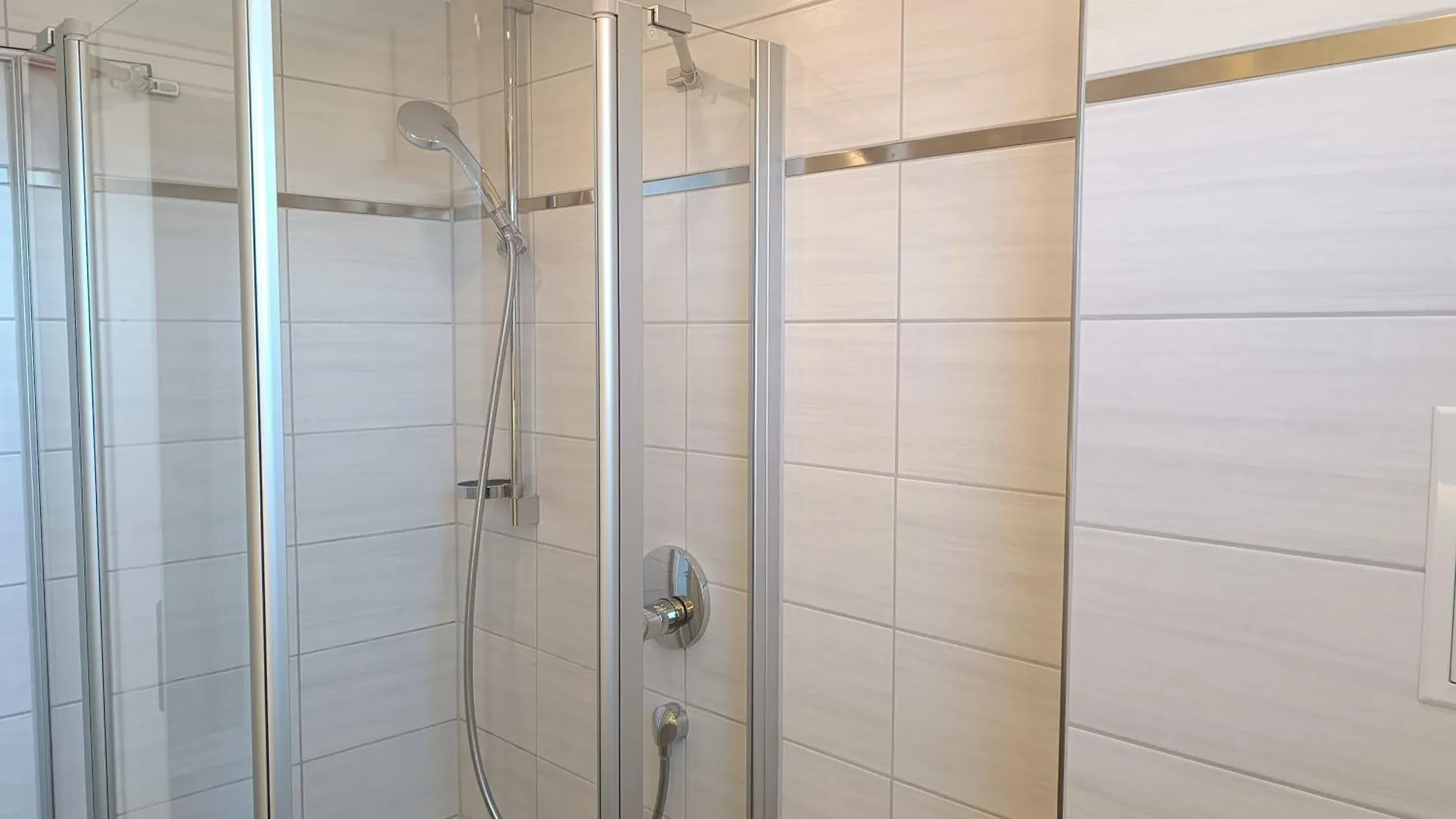 2-Raum Fewo Enzian - Hallenbad & Sauna 费斯恩 德国